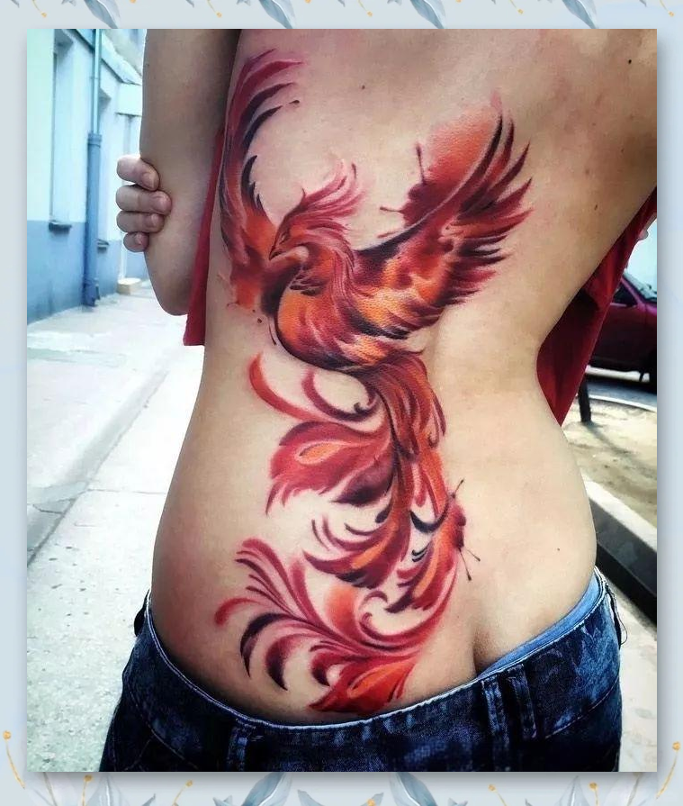 对于凤凰纹身而言,其图案的精细度至关重要,尤其是翅膀的刻画