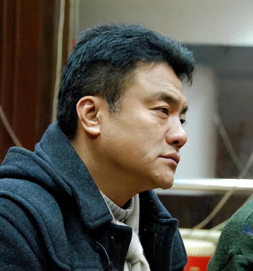 "国家一级演员"张秋歌相识9天闪婚小11岁娇妻,至今无子女成遗憾