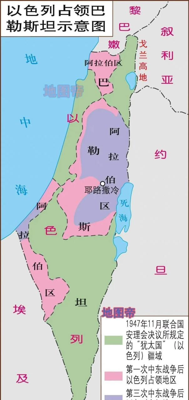 围绕加沙地区,修了长约几十公里的厚重水泥隔离墙,每隔十几米就有一座