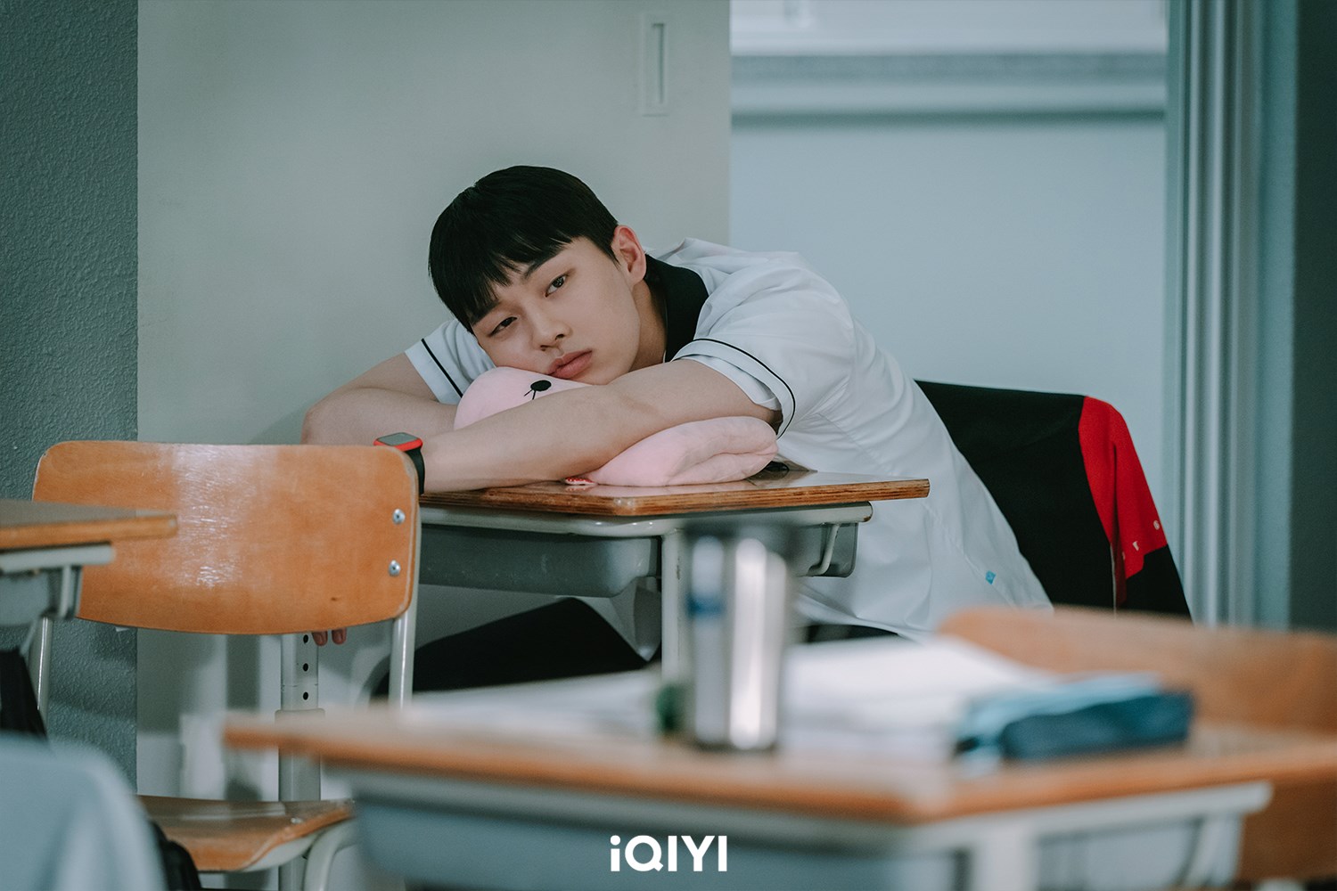 《弱美男英雄class 1》朴志训「自虐式演技」不寒而栗!