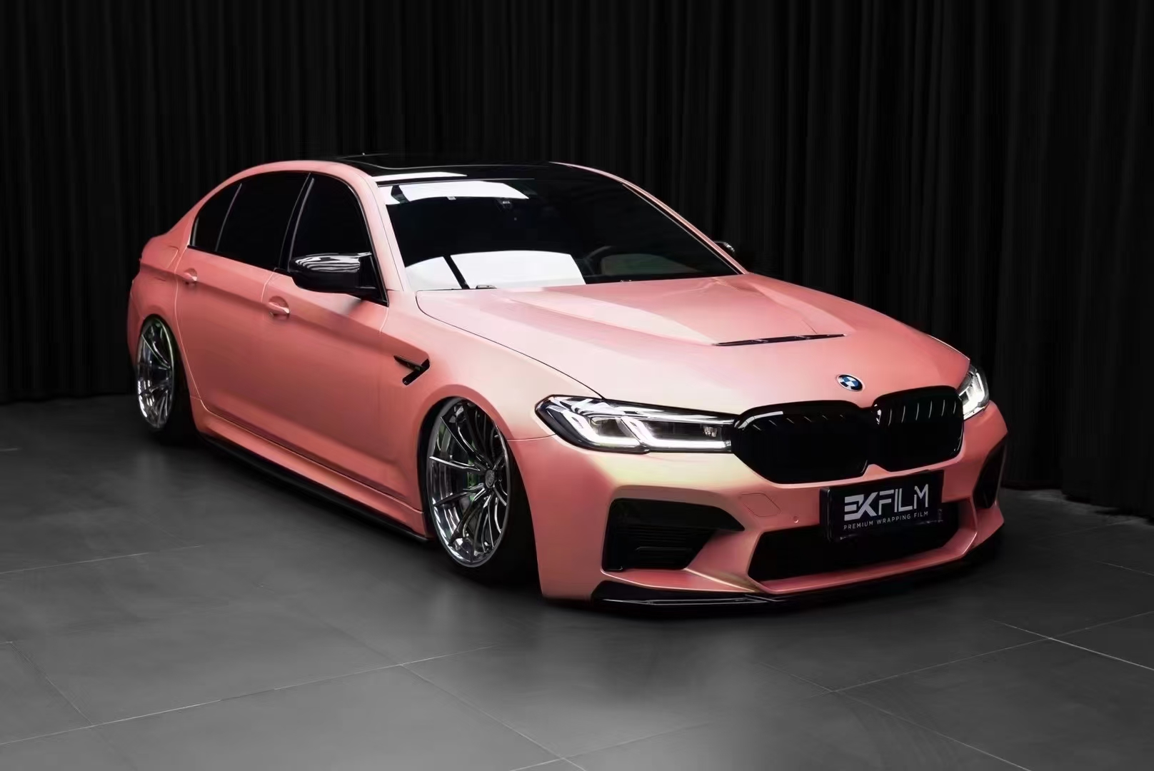 宝马5系ekfilm改色膜玫瑰粉金,柔柔的梦幻粉金色调