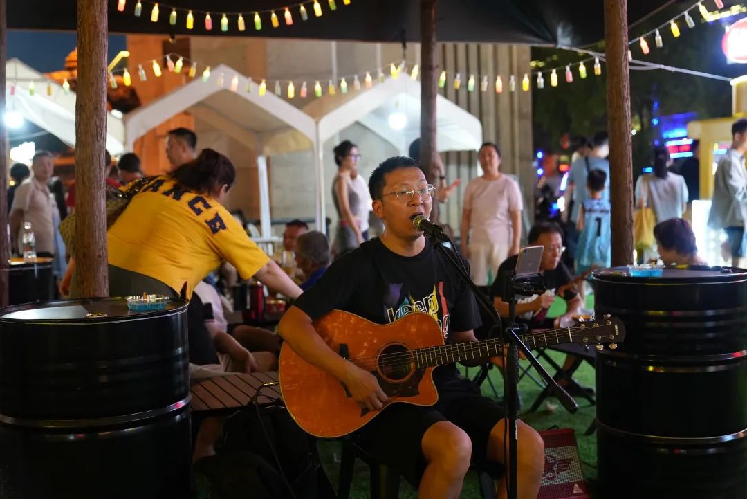 音乐美食全都有!普陀梅川路步行街打造夜生活好去处