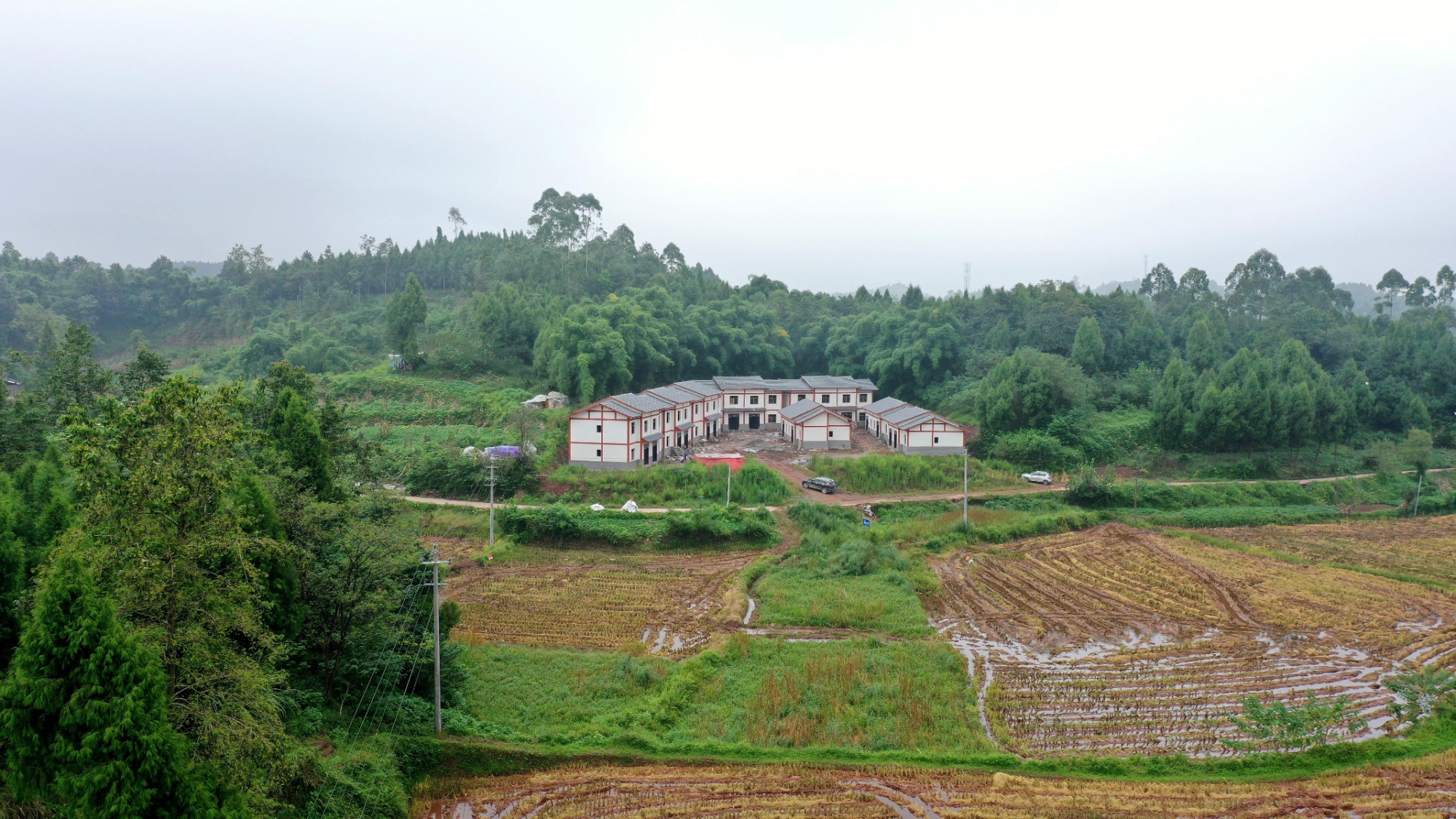 广安区兴平镇:"土地增减挂钩"造就美丽新民居
