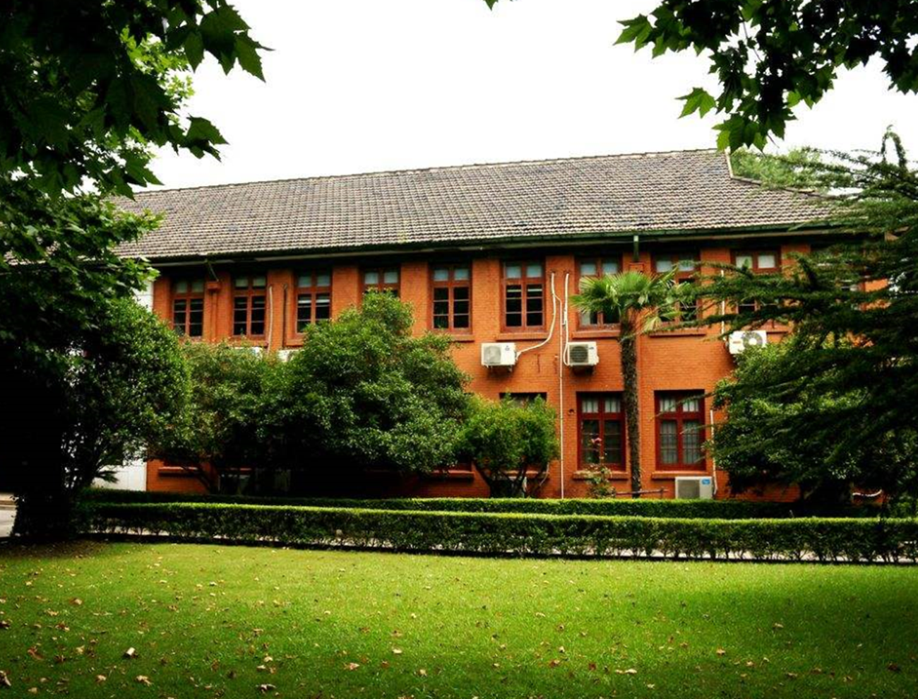 这所南方大学,已经正式和华为建立合作,学生毕业将很有保障