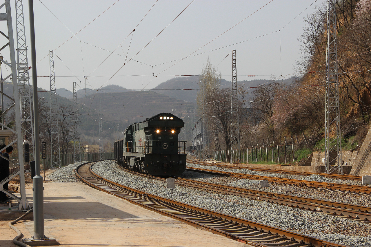 咸铜铁路,梅七铁路电气化改造加速推进