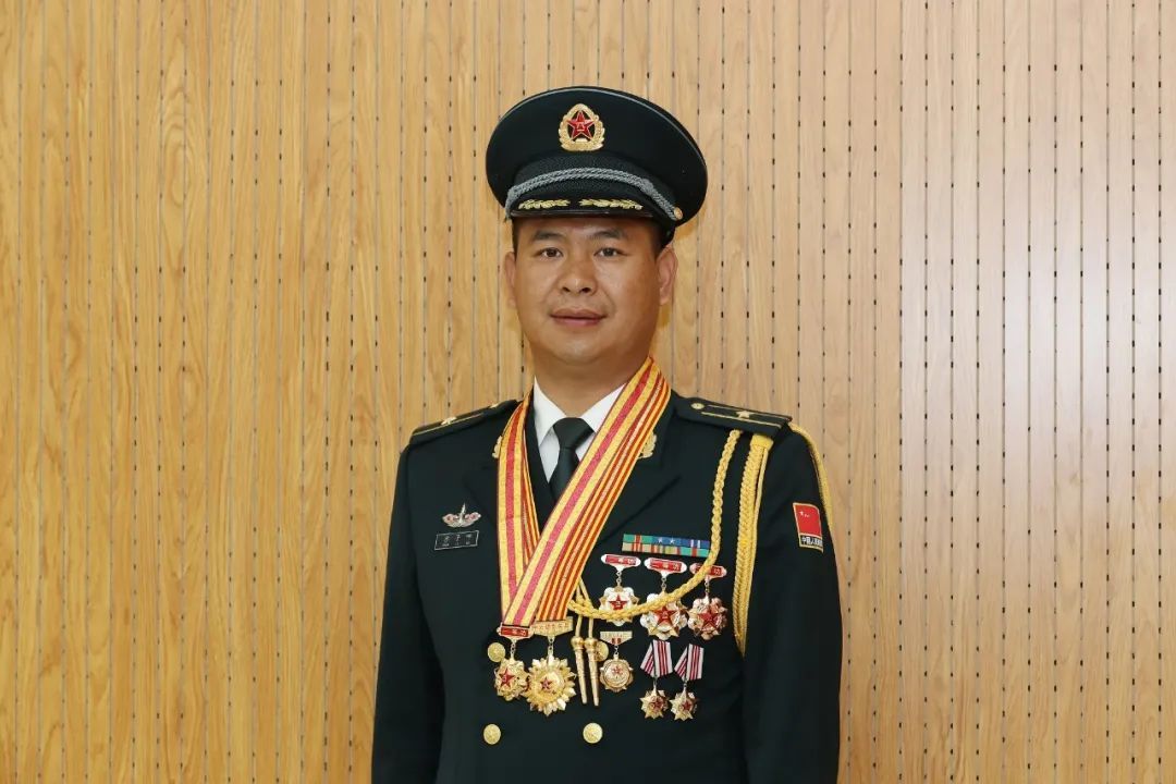 这个一等功,他值得!