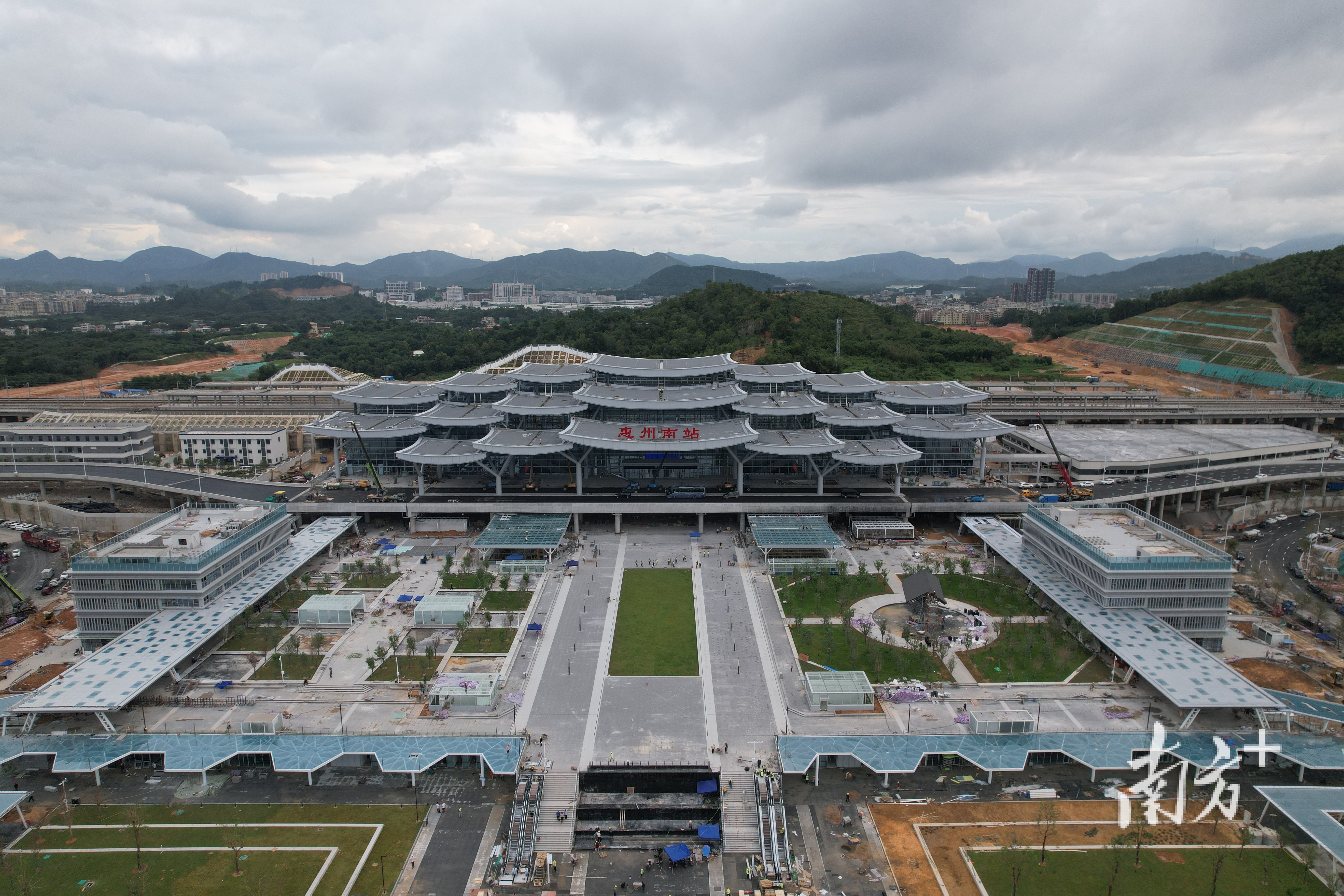 国内罕见倒置单元结构形式站房!惠州南站全部完工
