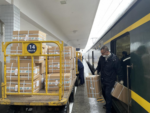 一线人物|铁路行李员夫妻:坚守,是为了更多的团圆