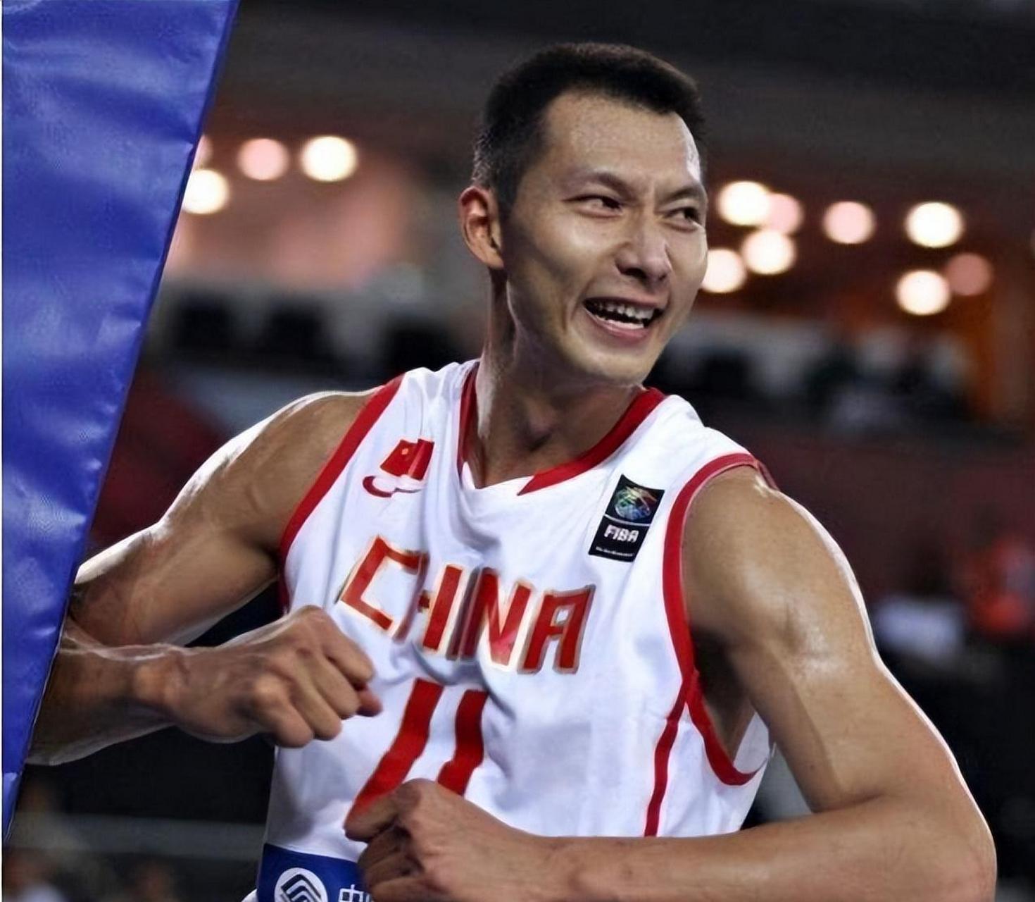 易建联和广东男篮完成签约,这位老将最后一份合同金额曝光 易建联不