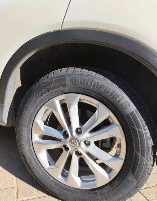 日产奇骏原车轮胎是什么品牌?