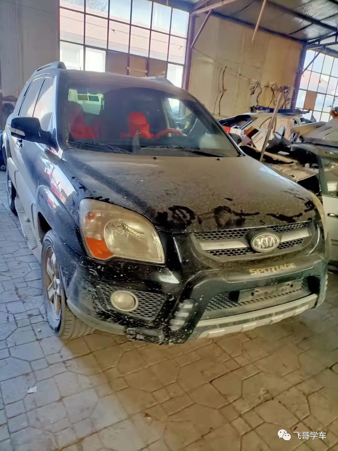 起亚狮跑拆车件作业