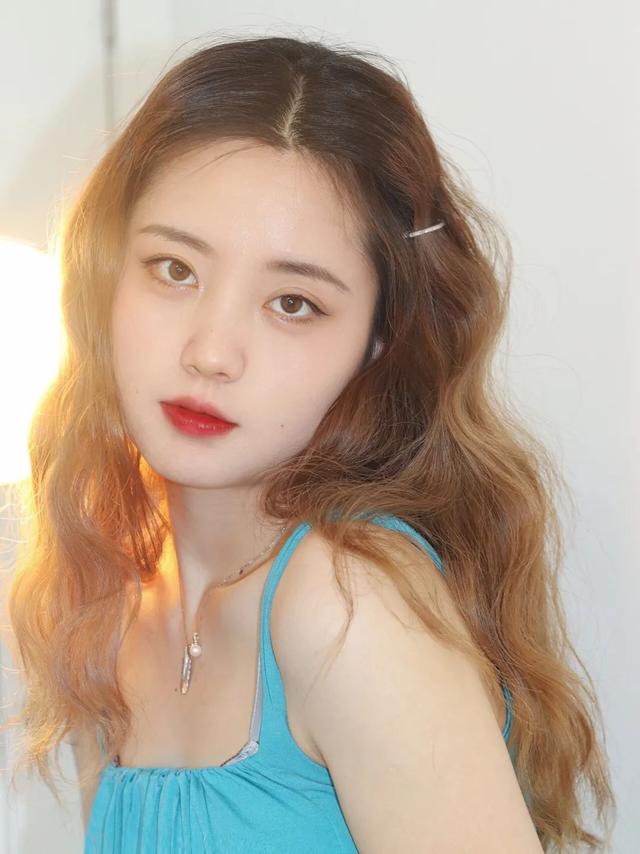 肉脸女孩怎么打扮?