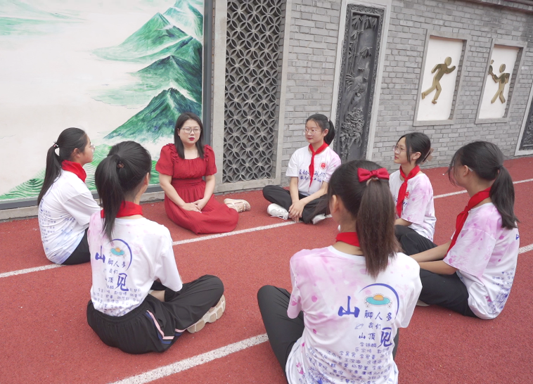 美哉!吾师 记信阳市第一实验小学教师李黎