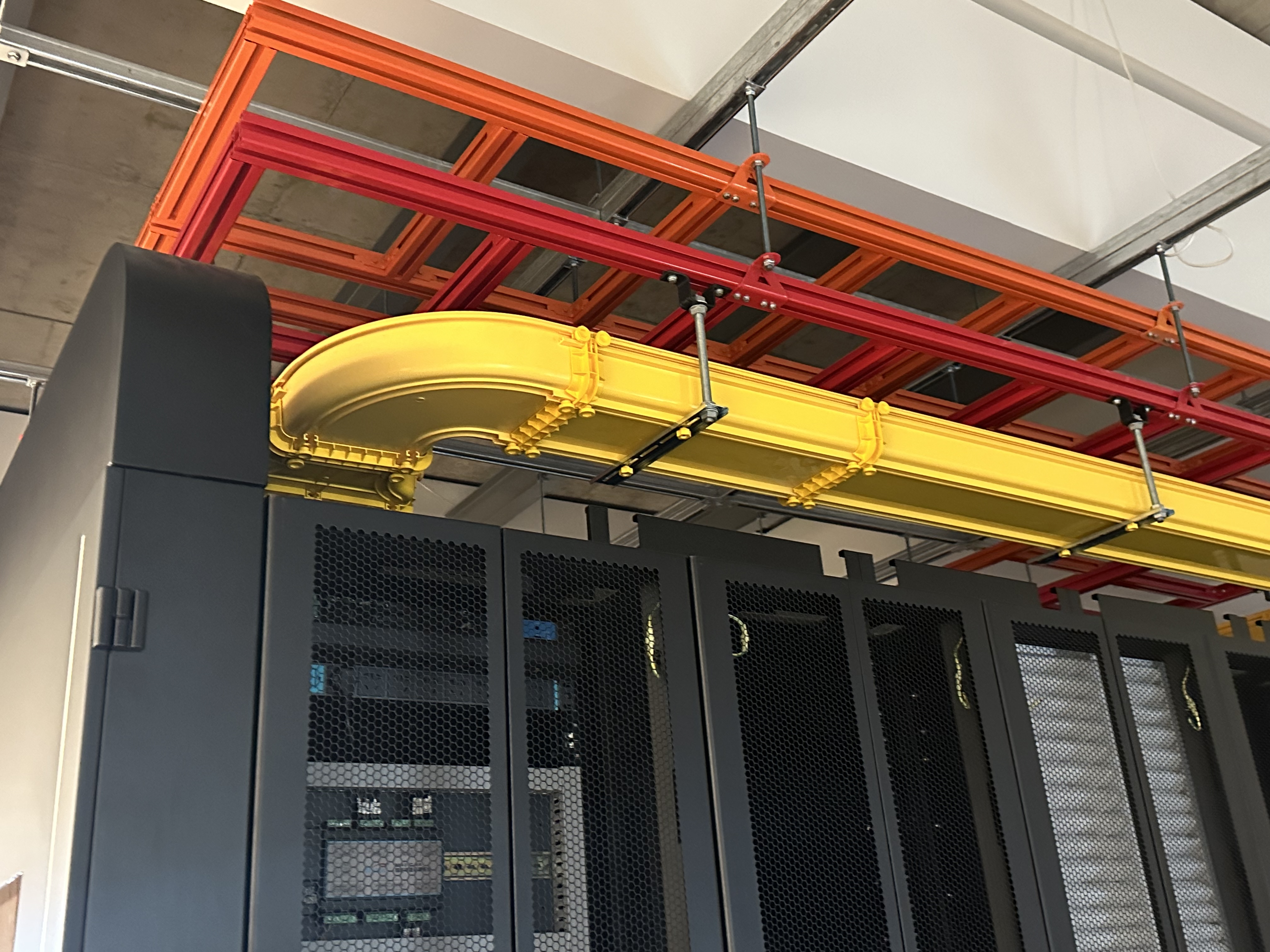 光纤槽道在数据中心机房建设中的应用