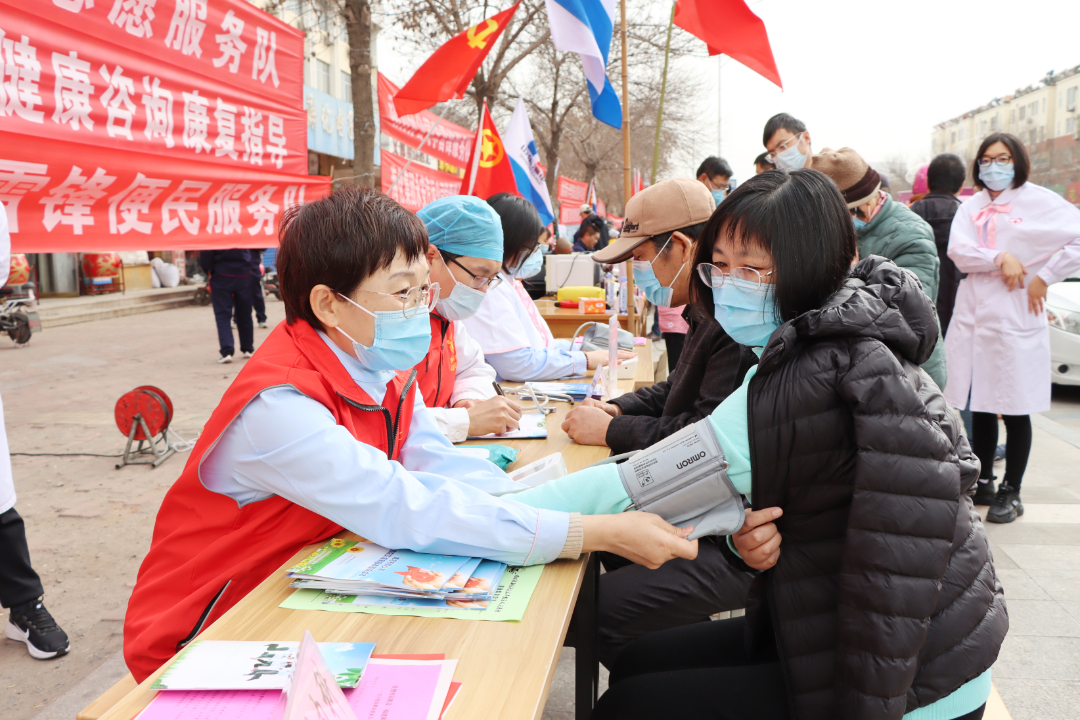 滨海区组织开展学雷锋便民服务活动