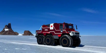 我国自研6×6轮式雪豹车完成南极内陆超1万公里测试：坚冰区时速达65公里/小时