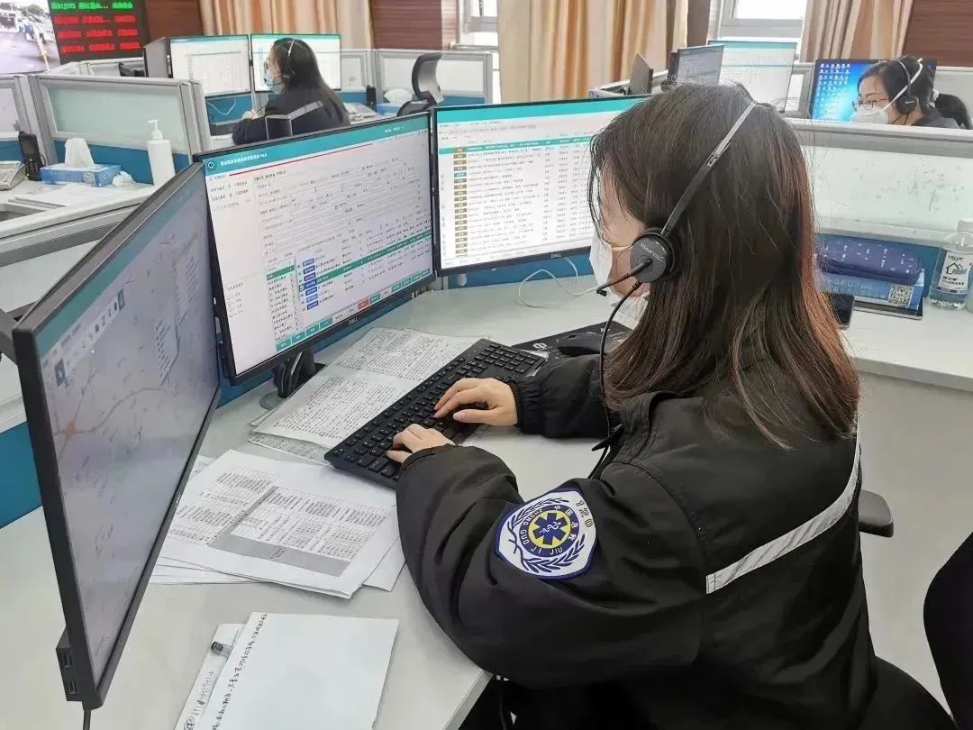 巾帼红 | 永不断线的"120"——记24小时咬牙坚守生命线的铁血"娘子军"