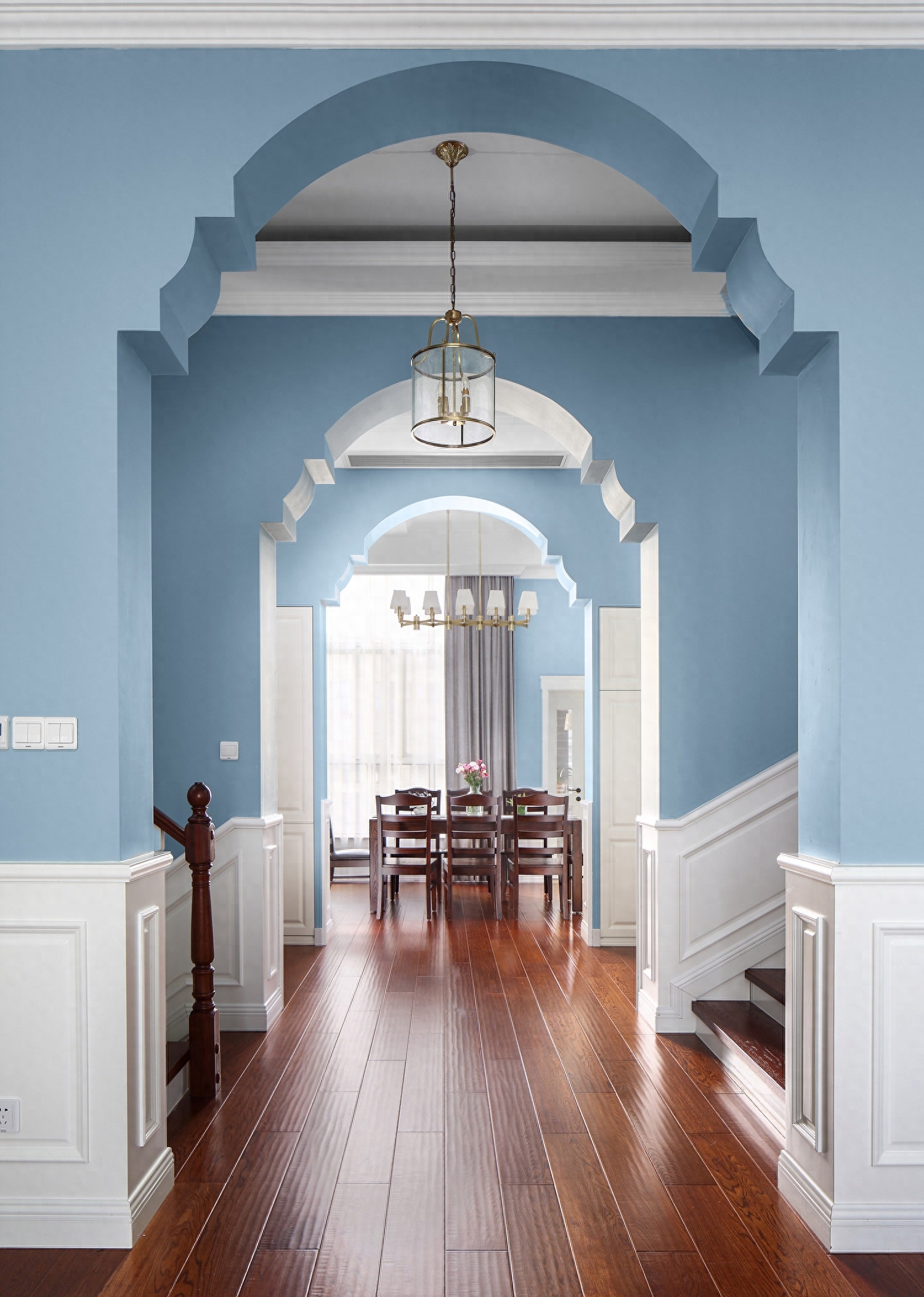 木门套与金属房门的色彩搭配,5套公式助你轻松出彩