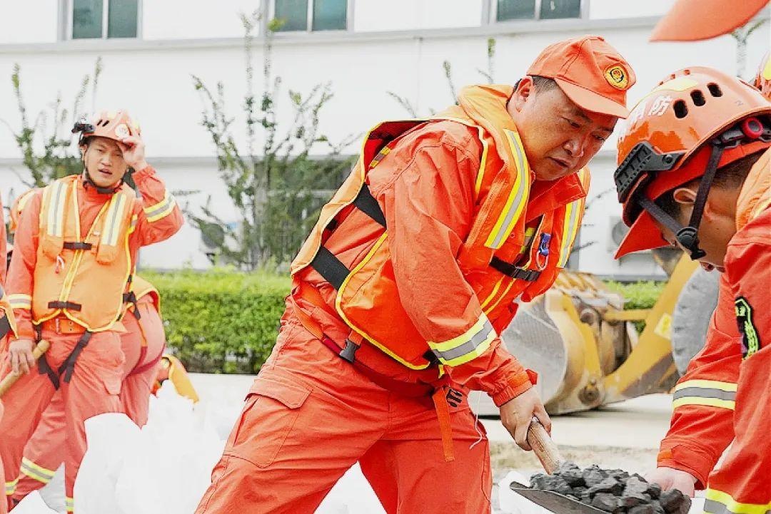 「驰援江西·人物」朱建鹏:在抗洪一线中践行消防人的初心和使命