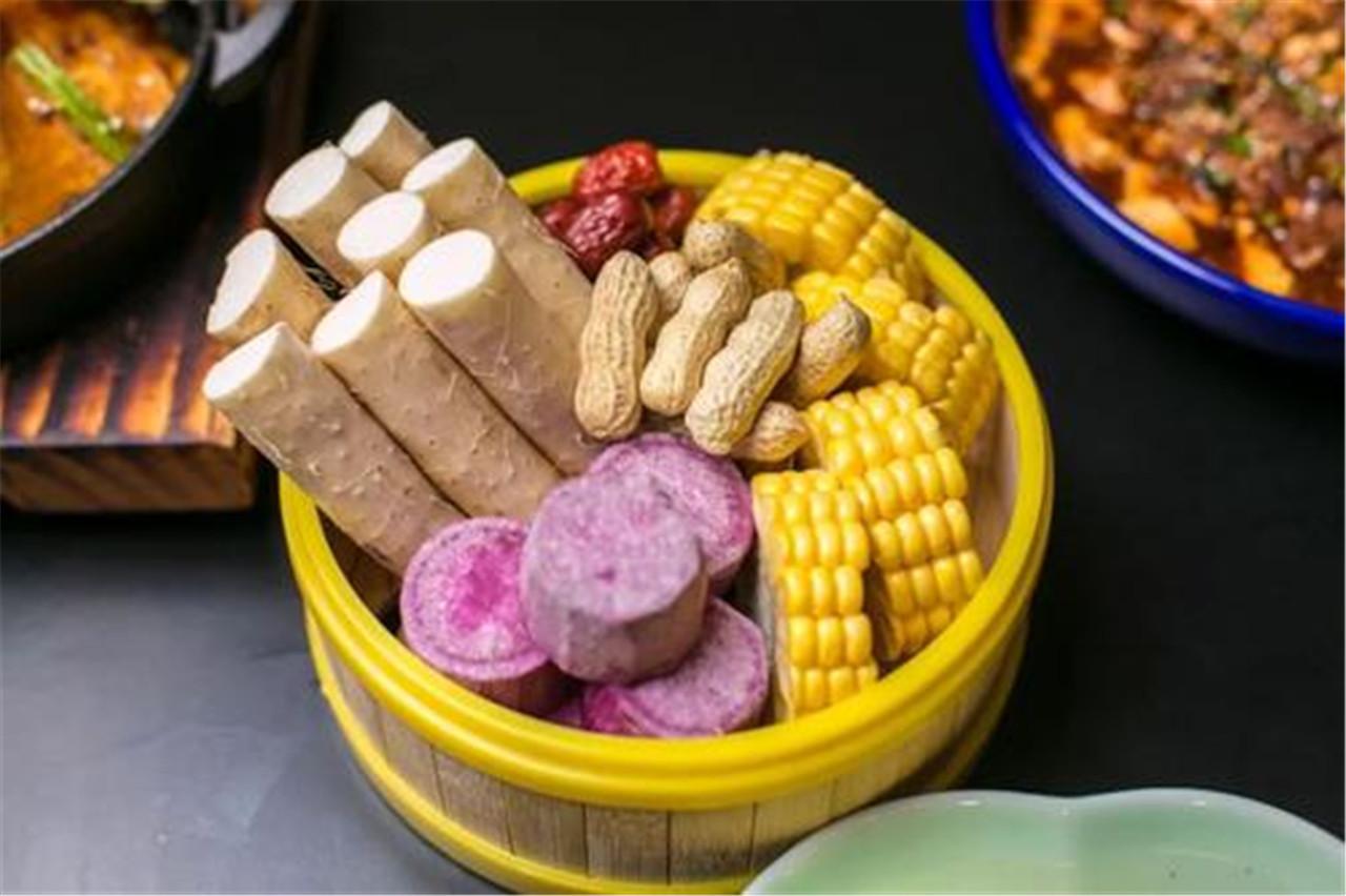 "多走路"或降低血糖?做好这些比走路更重要,血糖高不妨来看看