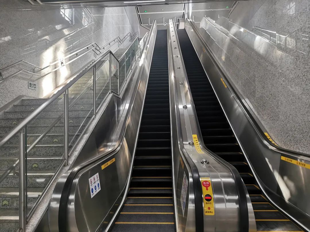 这个地铁口为何只有单向电梯?徐州地铁集团回应