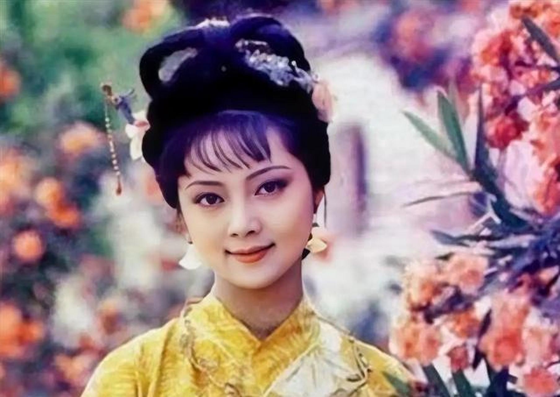 1983年,在《红楼梦》剧组中,令贾宝玉的扮演者欧阳奋强心动的并不是林