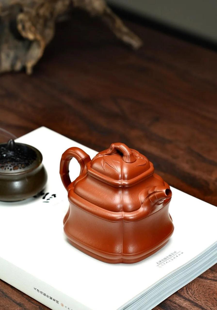 全手工【四方竹鼎】·极品朱泥·370cc·9孔  非常完美的一款四方竹鼎