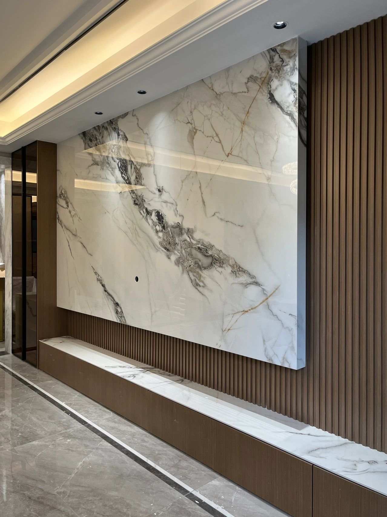 不跟风"去客厅化"设计,我花3000元装修了电视背景墙,好看爆了