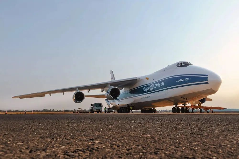 中国1000吨运输机图片