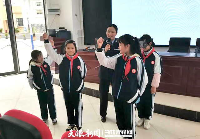 贵定实验四小:把"大灰狼"挡在校园外