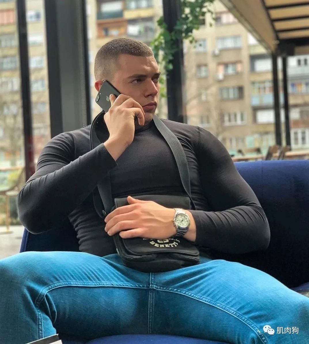 寸头 肌肉,这样的男人帅气十足