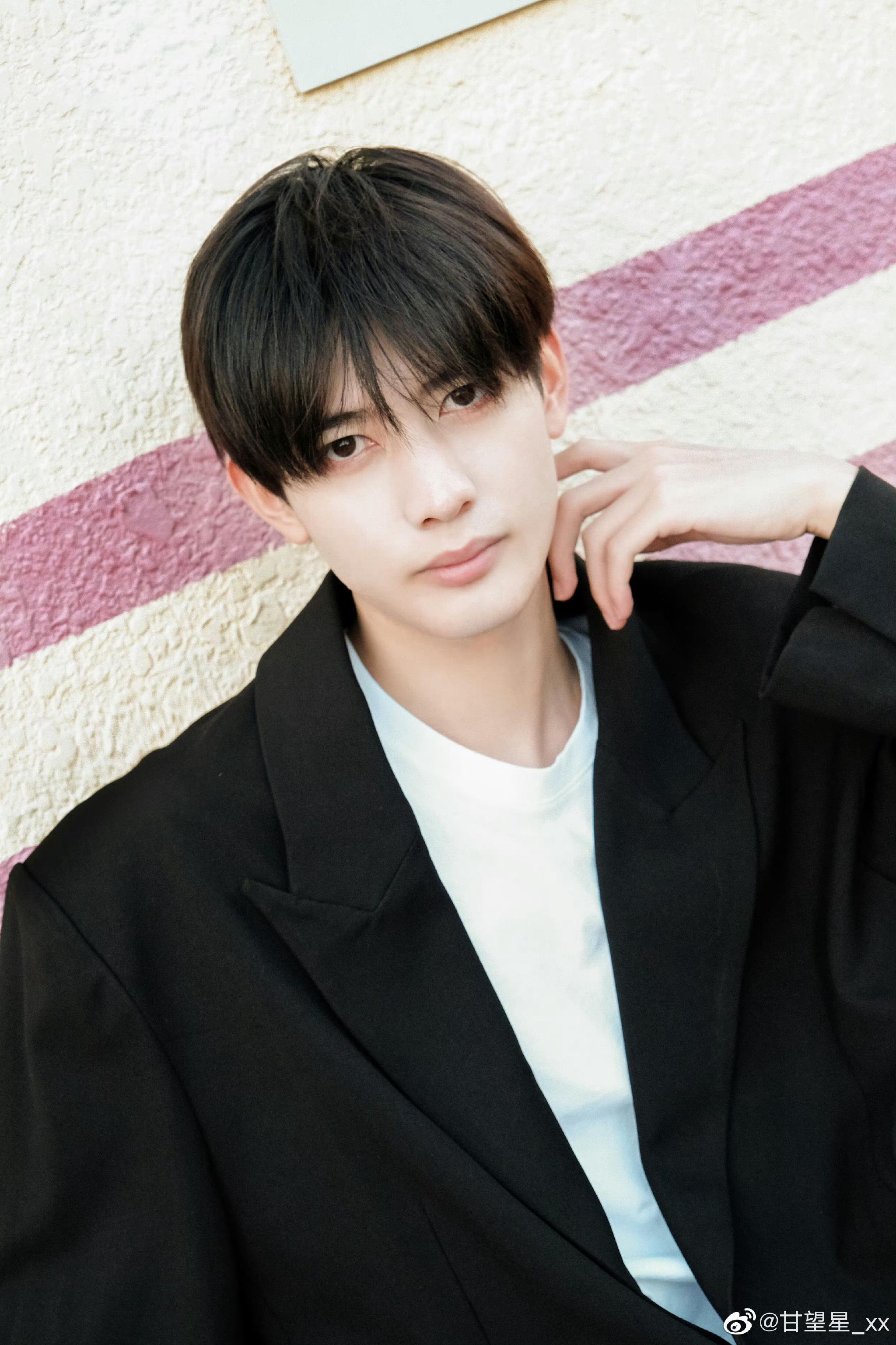 丨甘望星(帅气露额版)唱片行随拍掉落!