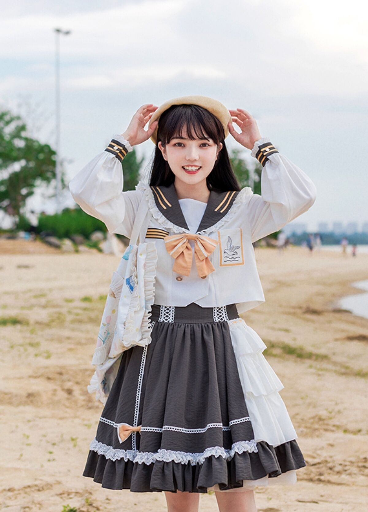 lo娘把洛丽塔做成"校服",简约又耐看,圈外人也爱了