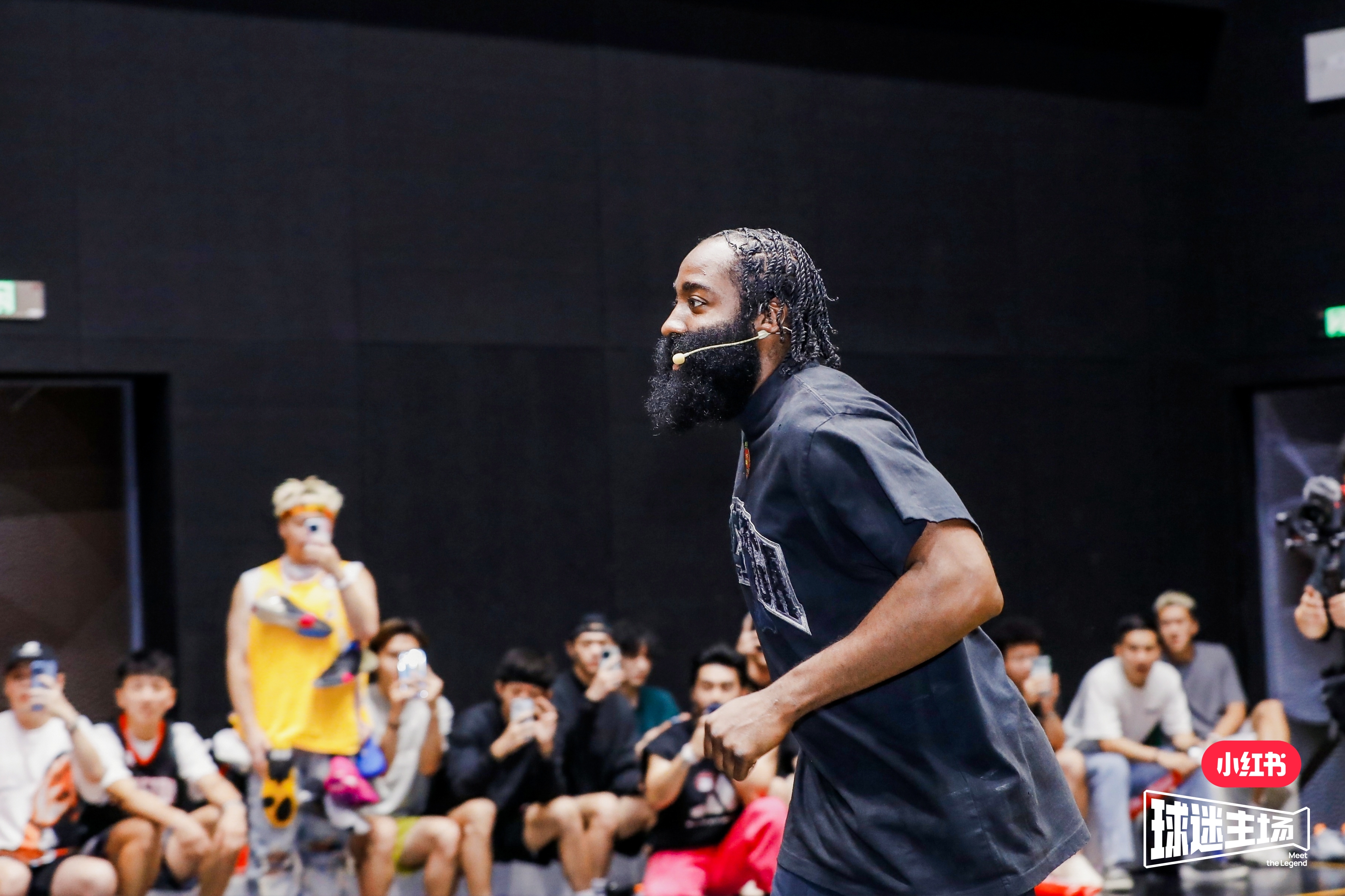 登哥的球迷趴!哈登中国行上海站:现场球迷爆满 喜获各色礼物