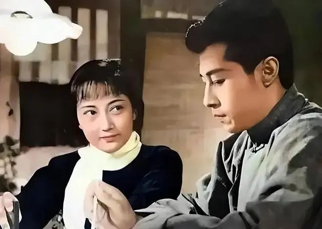 她在塑造金环,银环这对姐妹花时,为了让观众把二人区分开,不但从细微