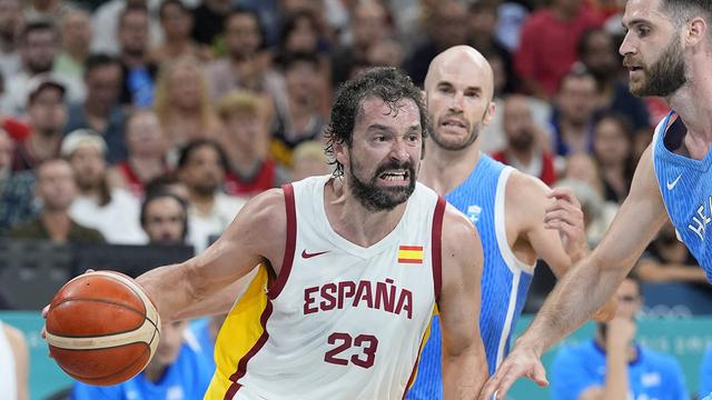 西班牙在塞尔吉奥·鲁尔和桑蒂·阿尔达玛的带领下击败希腊