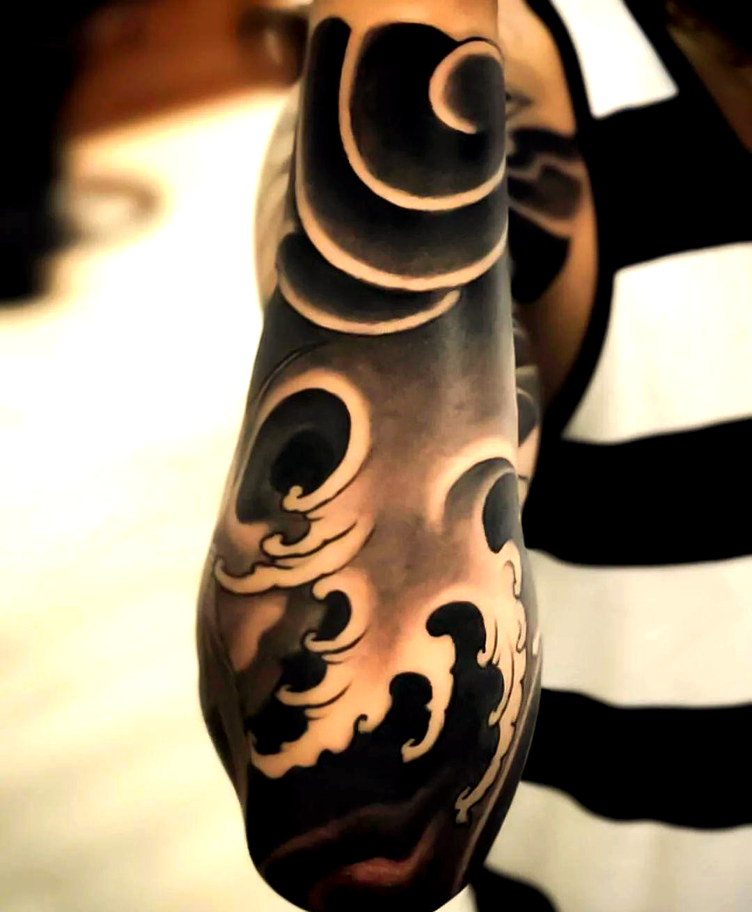 海浪纹身的四大寓意,你了解吗