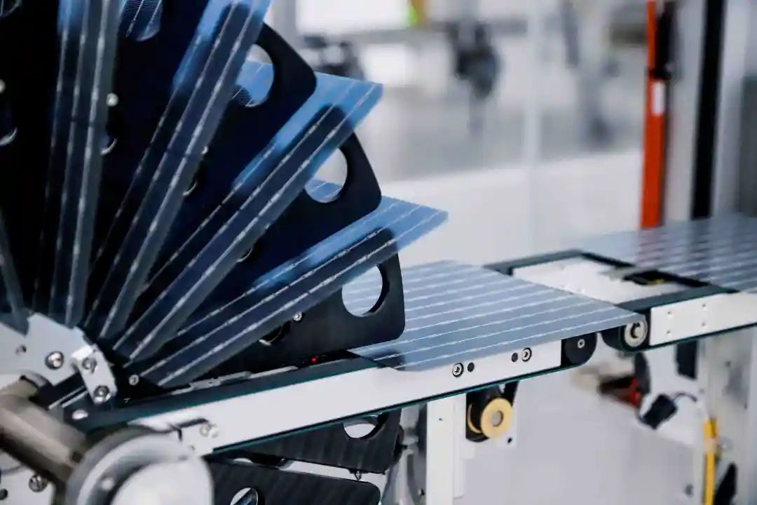 晶硅钙钛矿叠层电池"崭露头角",真正产业化还需时日