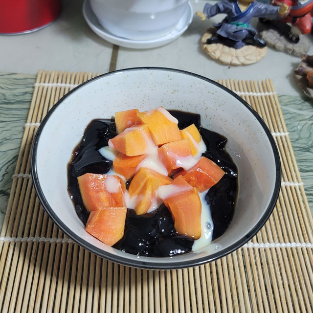 木瓜仙草冰,炎炎夏日来一碗赞哦