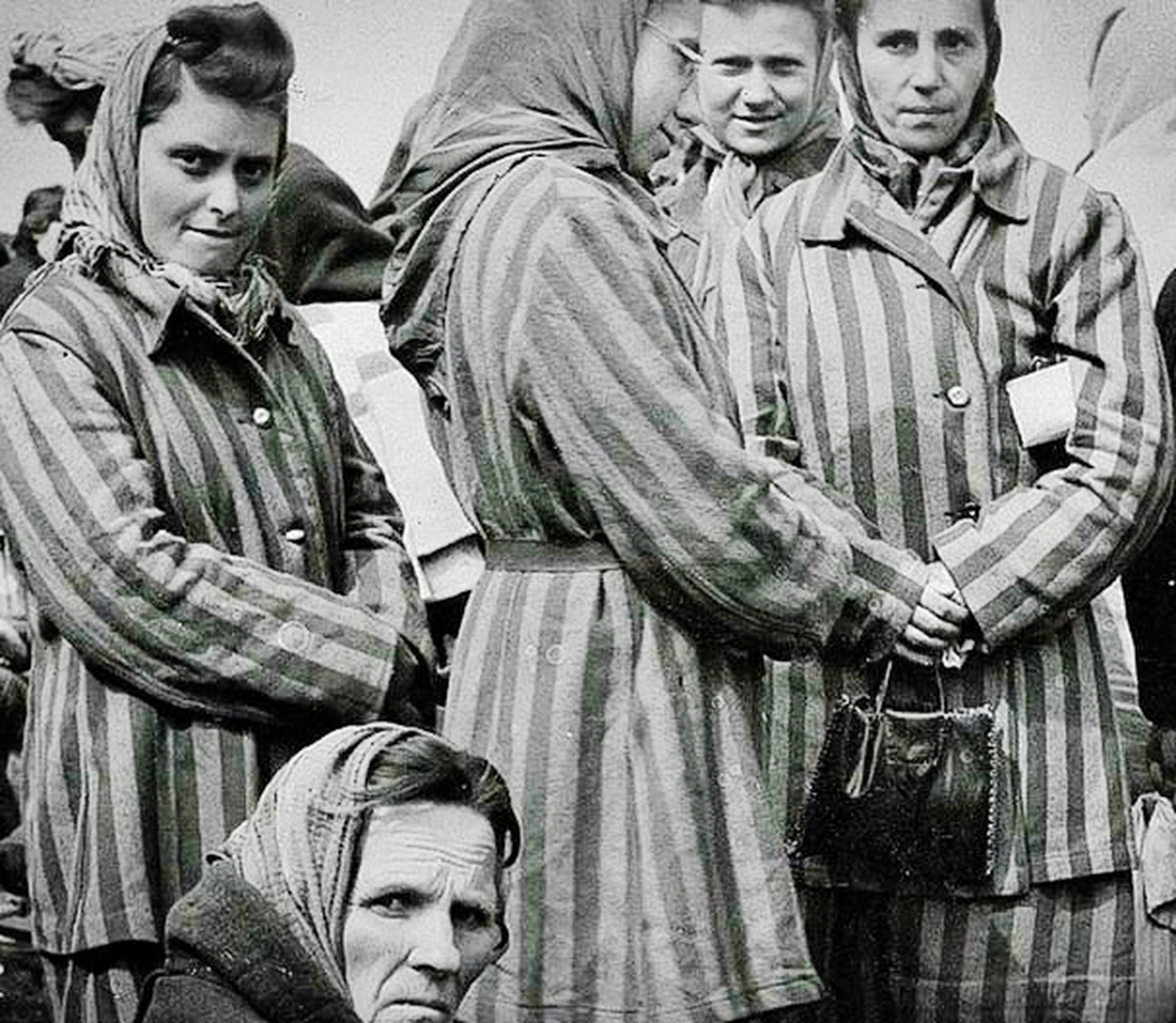 奥斯维辛集中营头发图片