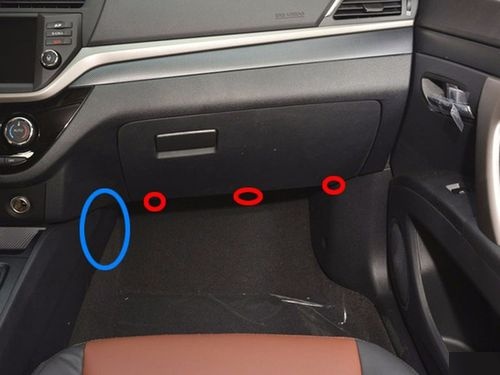 13年两箱福克斯空调滤芯在哪里,自己怎么换?