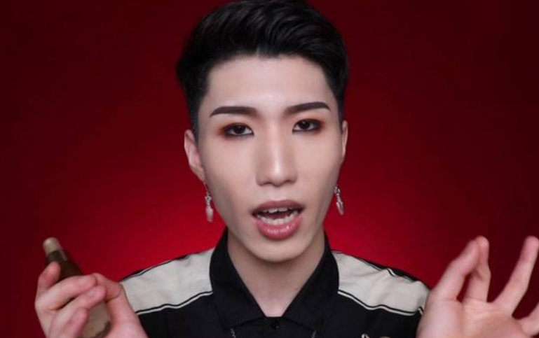 benny为什么要撕空卡?