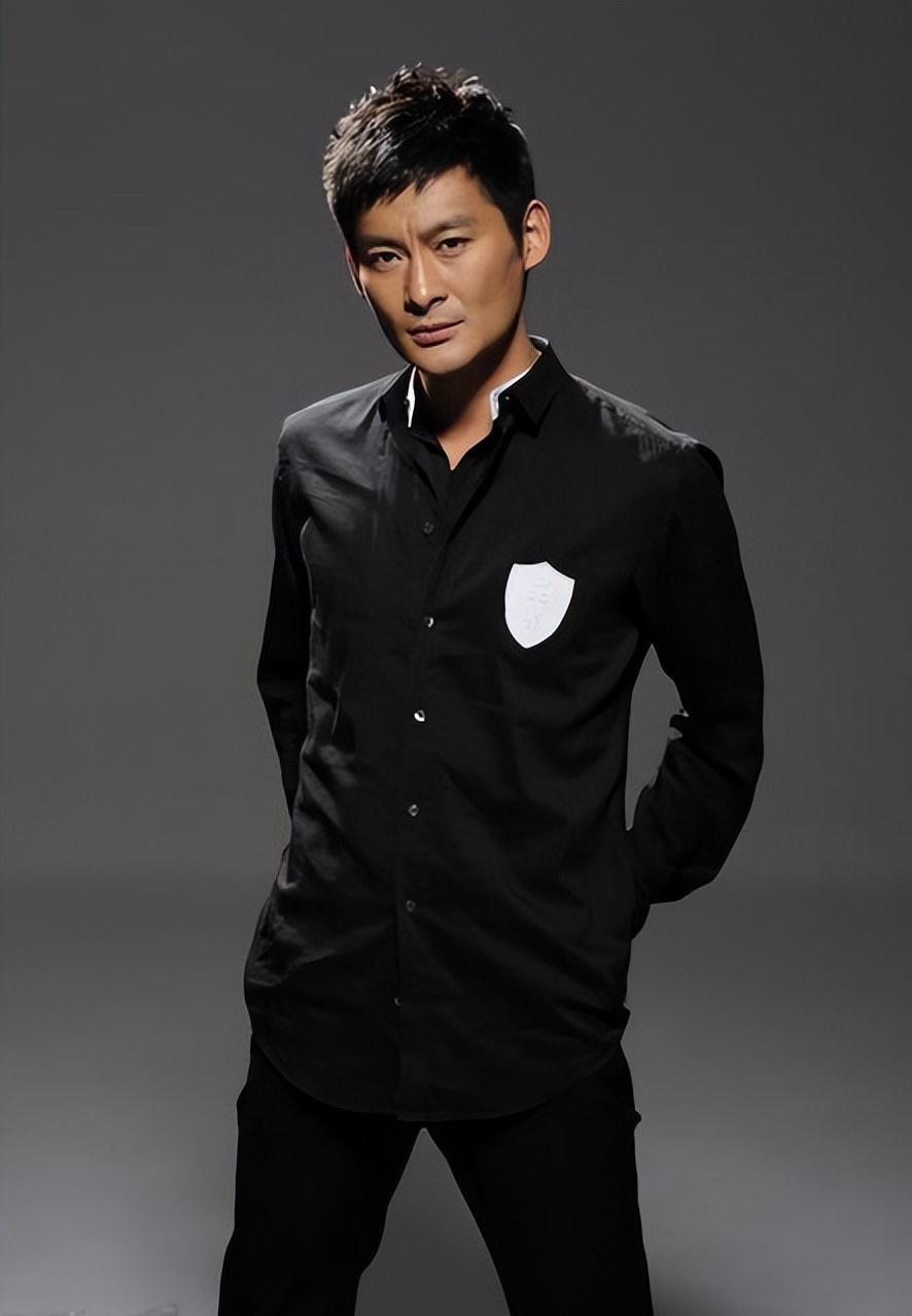 从"歌手"到"酒蒙子",景岗山因自己的"嗜酒如命"付出了代价