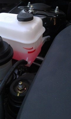 长安逸动冷却液在哪个位置