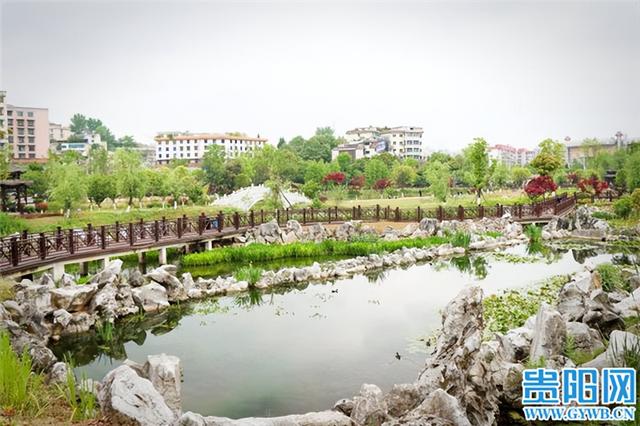 贵阳七彩湖城市公园成市民踏春好去处