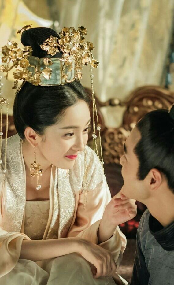 古装剧中的汉服造型,鞠婧祎热巴还好,看到杨幂:让人心动!