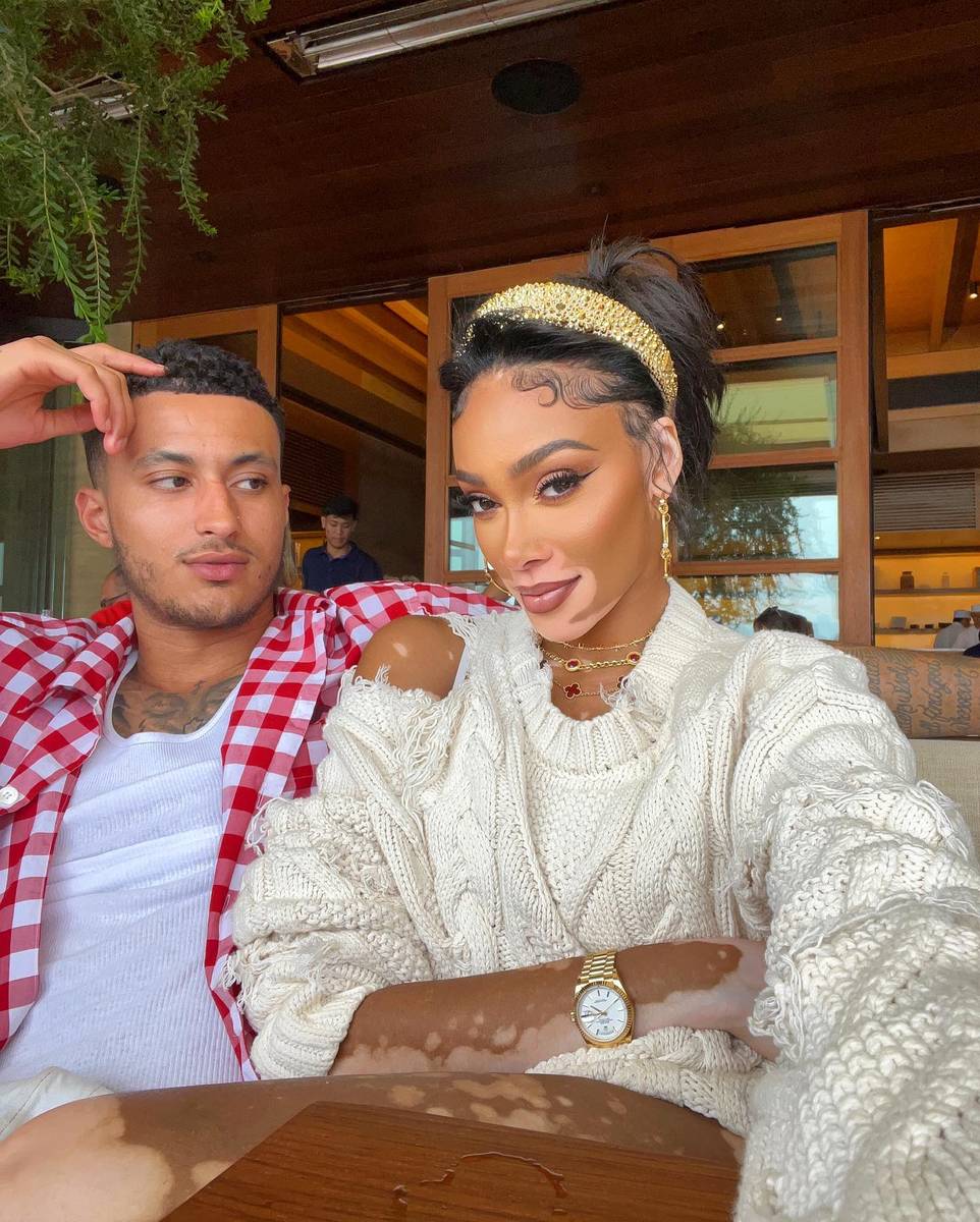 恭喜库兹马,奶牛斑女友身材不输詹娜,闪耀电影节,高强度秀恩爱