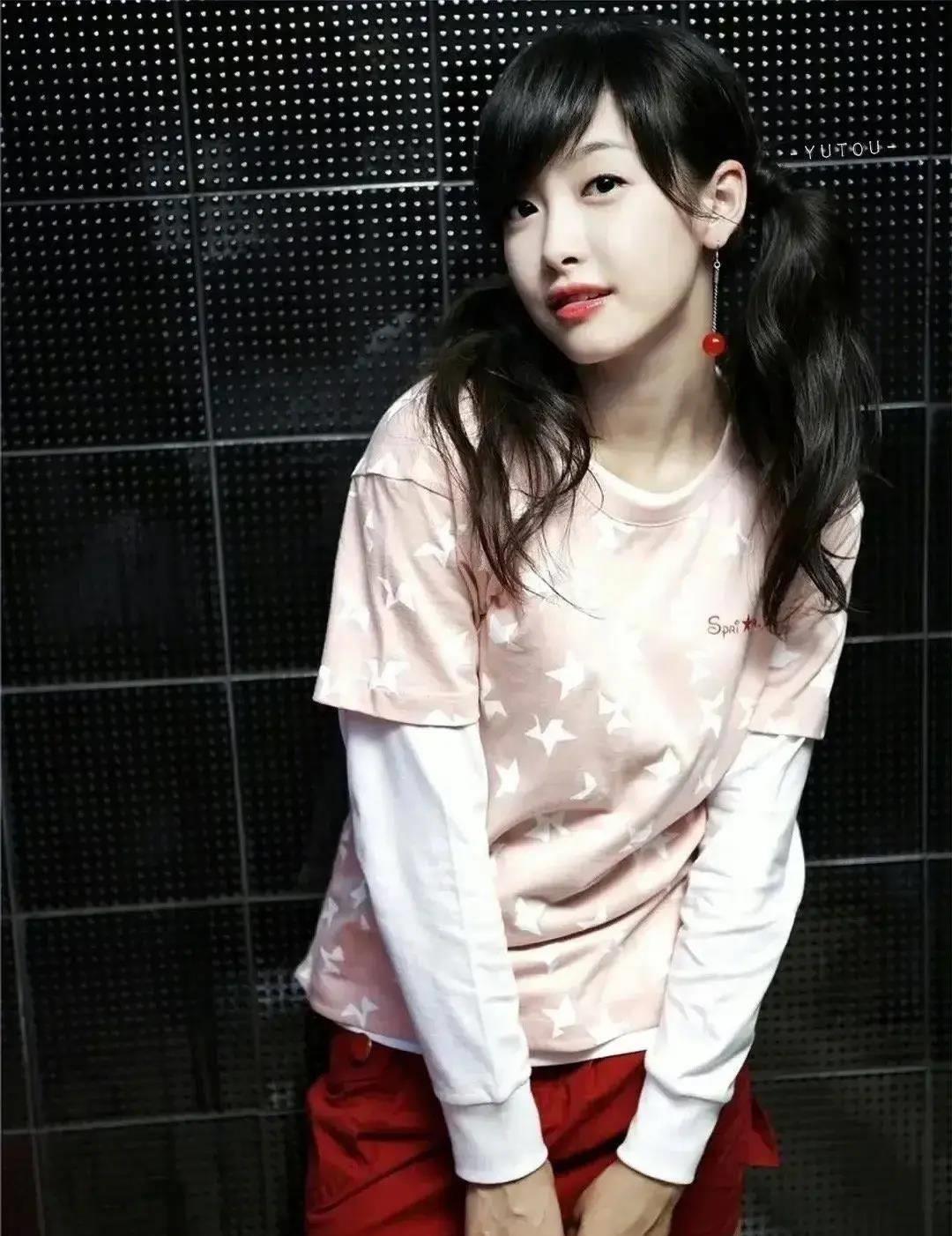 宋茜出道前素颜参加综艺,甜美风格好好看,现在的造型一言难尽