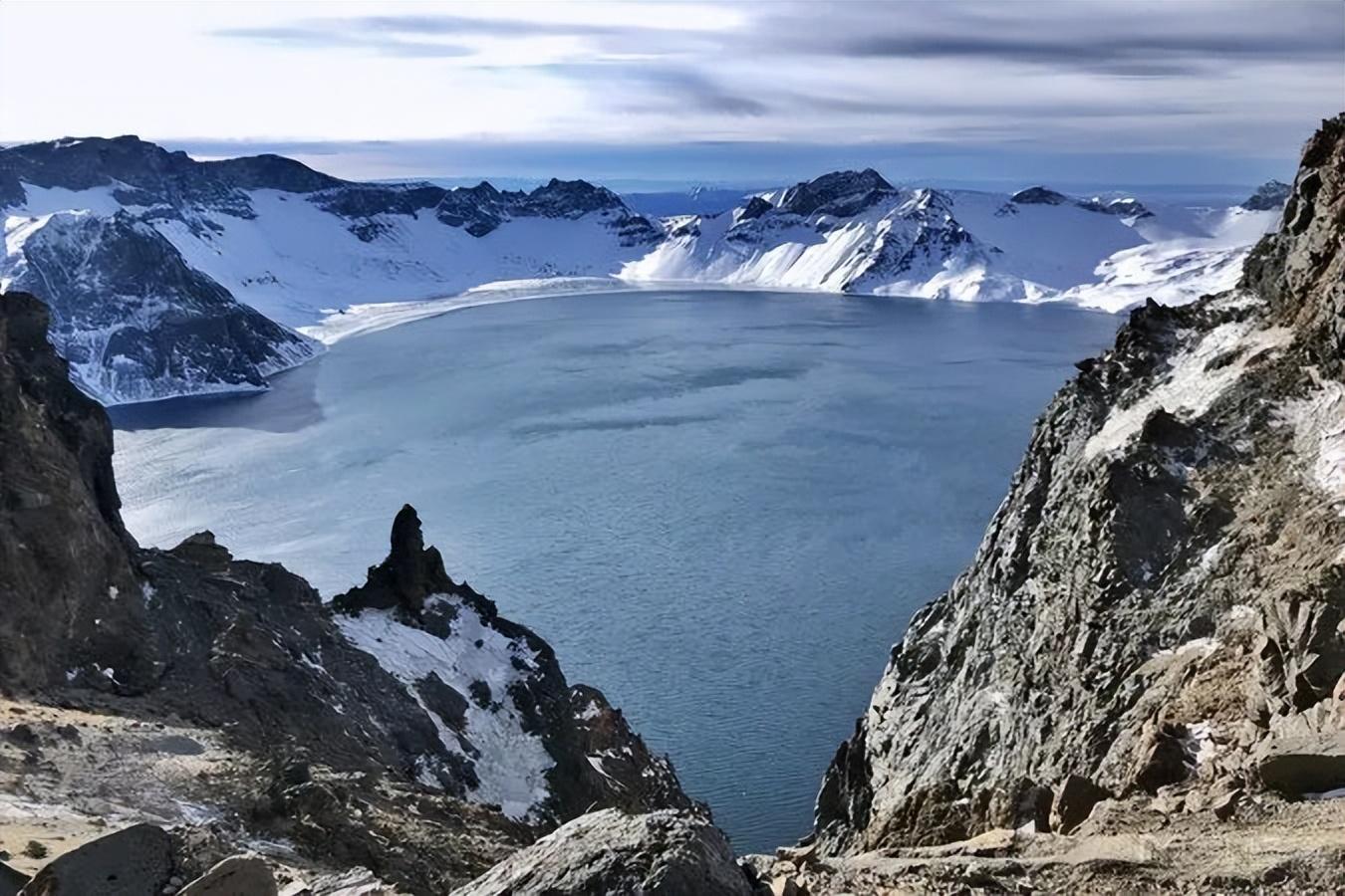 去长白山看一次天池,才知道什么是真正的冬天