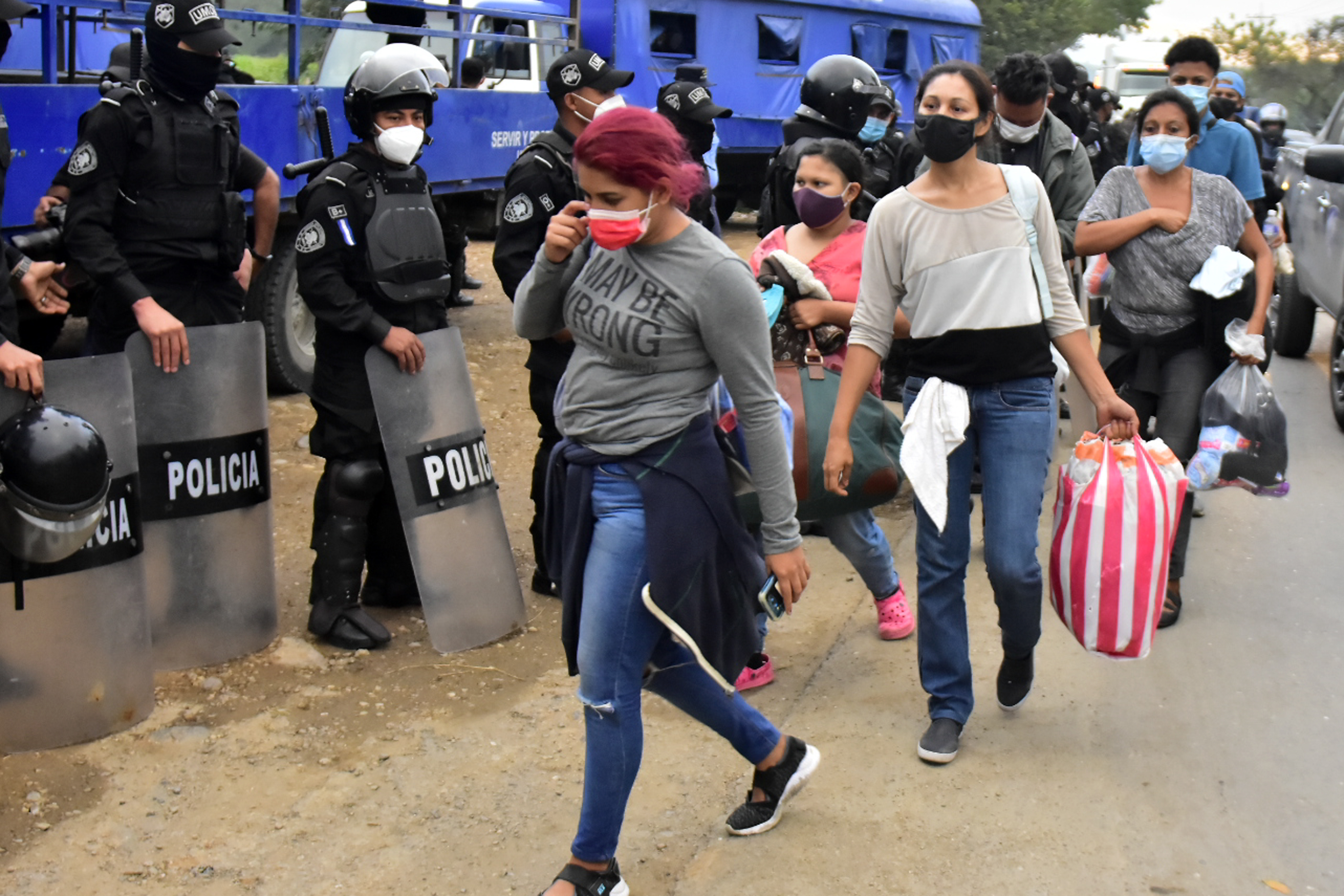 大批中美洲移民再次出发寻求前往美国